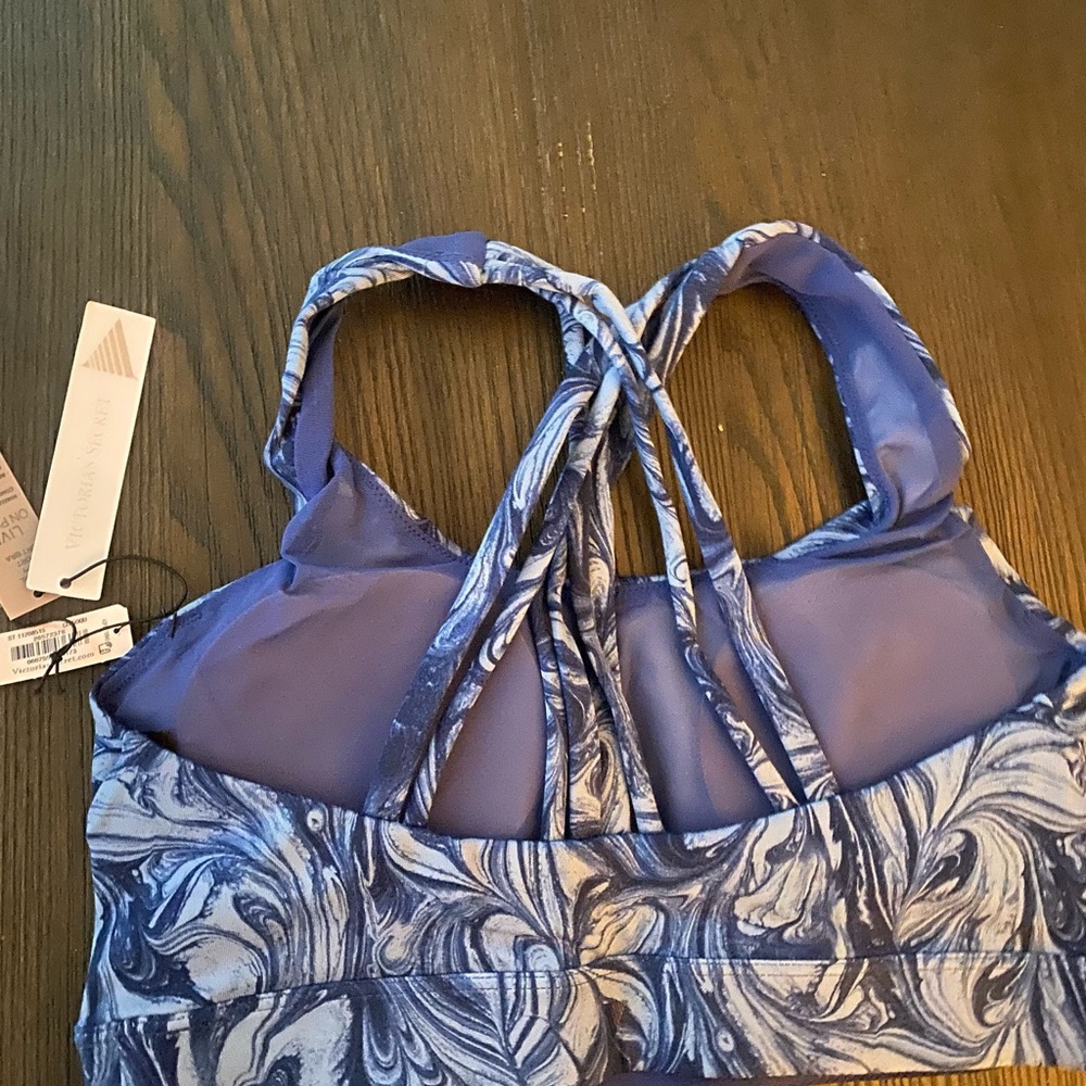 NEW Victoria’s Secret Essential sports bra - Picture 4 of 4